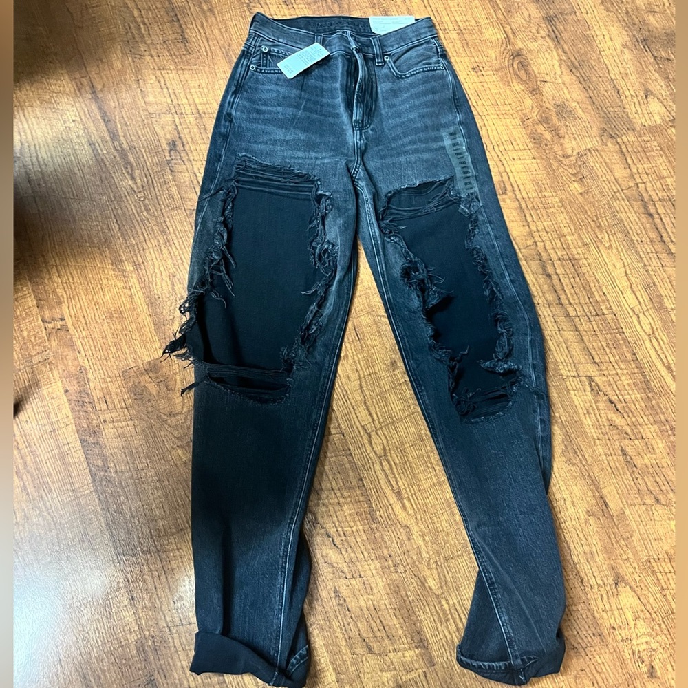 Black American eagle mom jeans !!